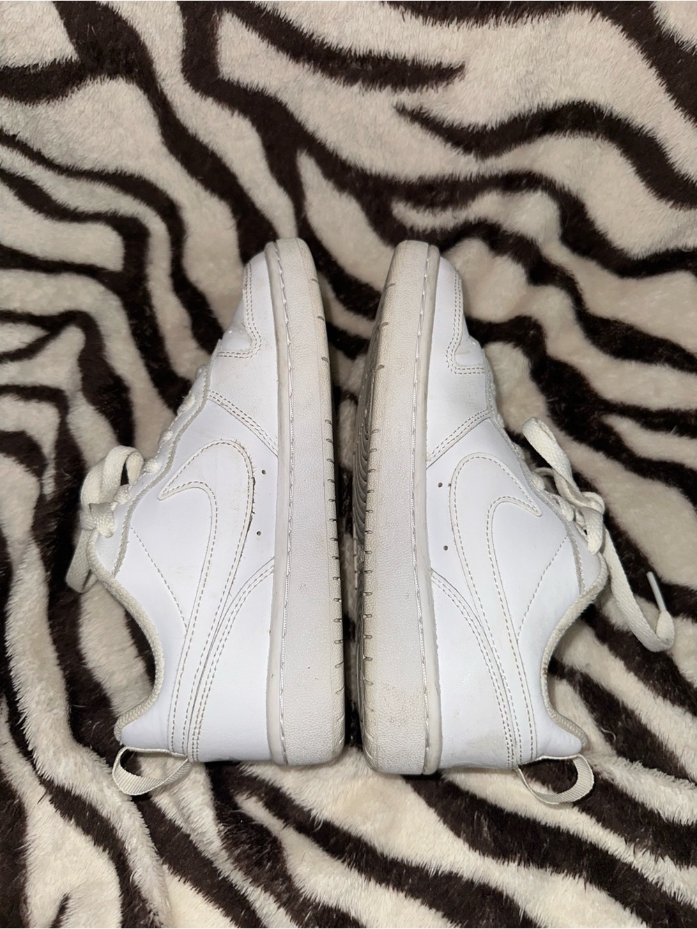 Youth Nike Court Borough Low